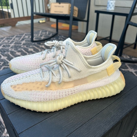 NWT Color Change Yeezy Boost 350 V2 “Light” Color Changing Shoes - Picture 1 of 16